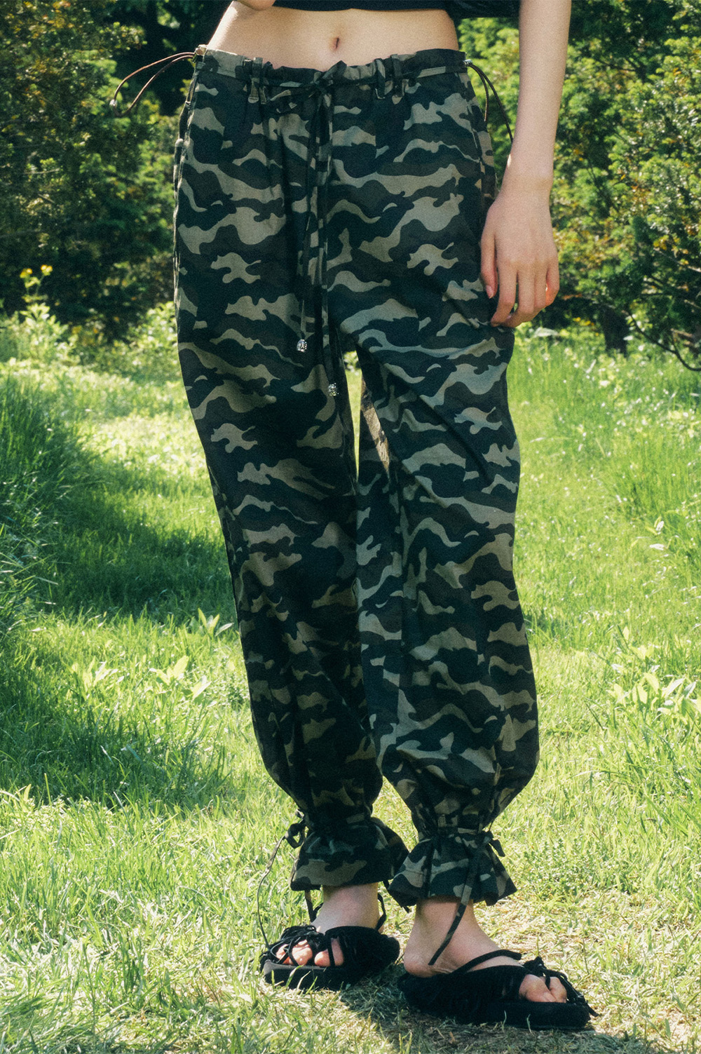 [5/28 Pre-Sent] Piping Belted Wide Pants Camo